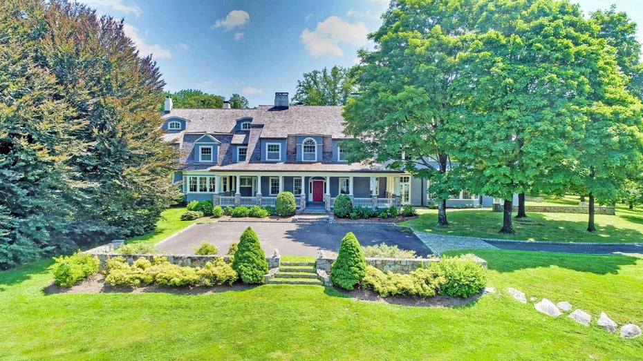 27 Country Club Road Photo 3