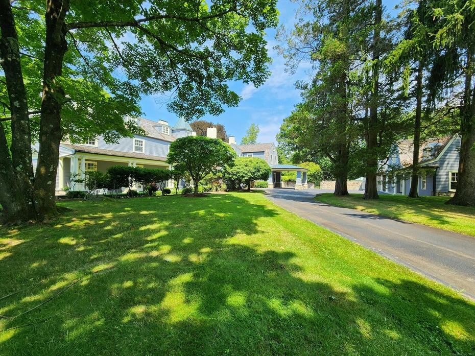 27 Country Club Road Photo 40
