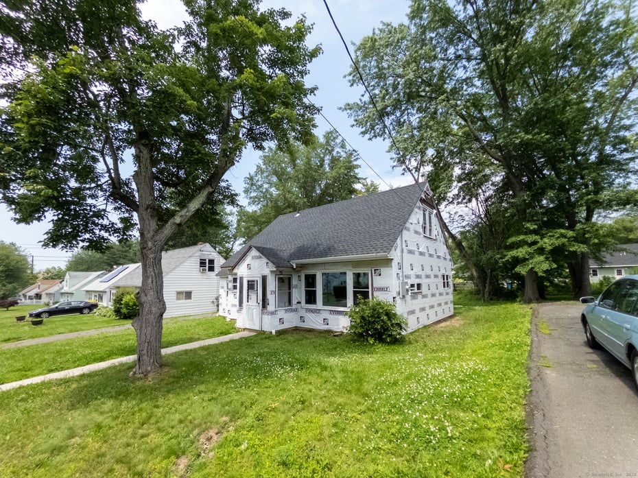 180 Andover Street Photo 7