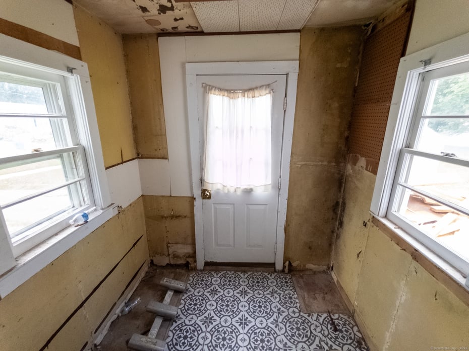 180 Andover Street Photo 10