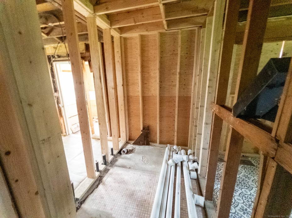 180 Andover Street Photo 14