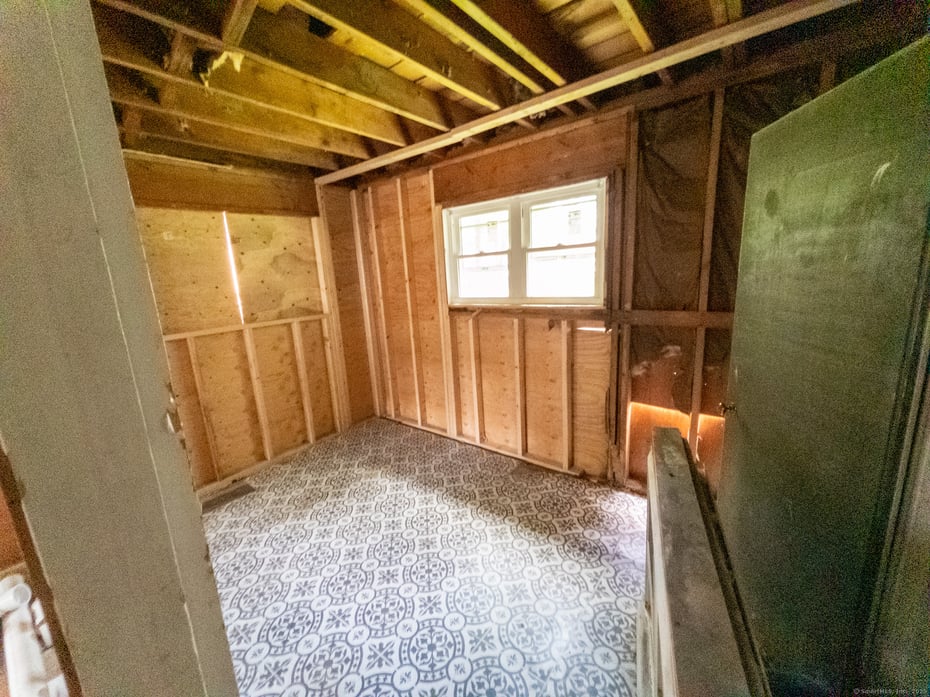 180 Andover Street Photo 17