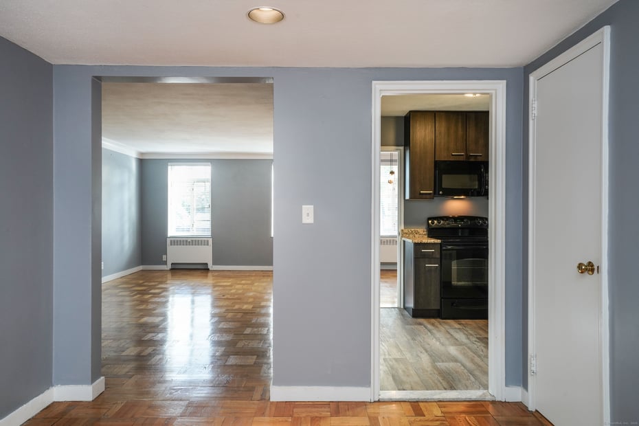 20 Outlook Avenue  #APT 205 Photo 8