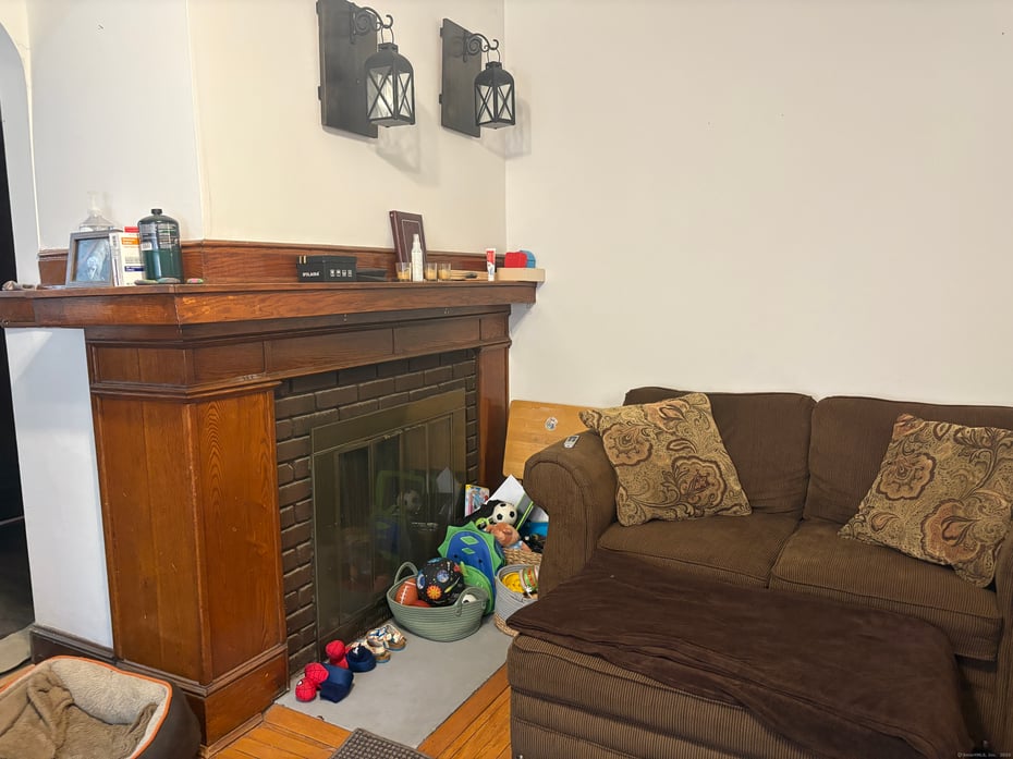 155 Cranston Street Photo 8