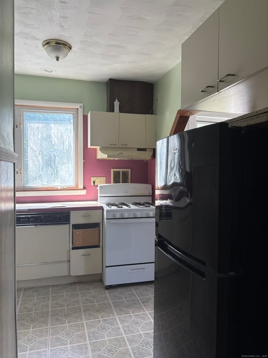 155 Cranston Street Photo 23