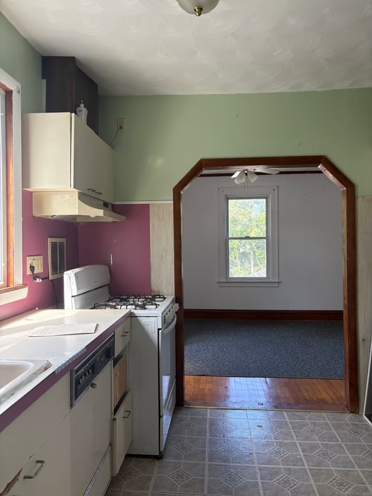 155 Cranston Street Photo 24