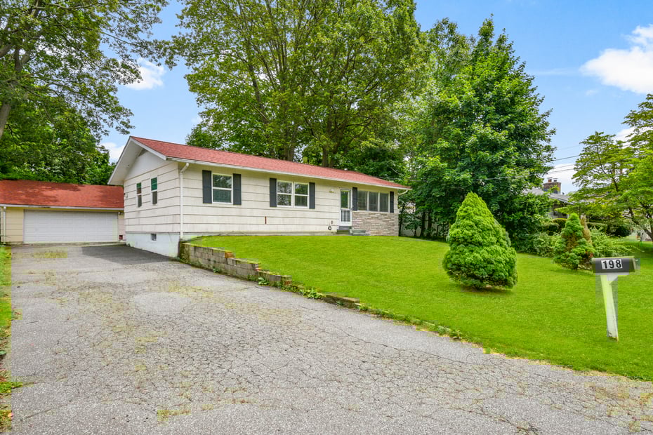 198 Macon Drive Photo 2