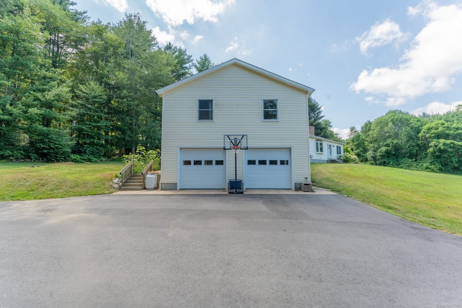 55 Witch Meadow Road Photo 10