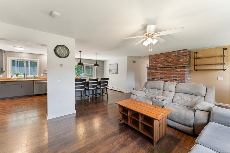 55 Witch Meadow Road Photo 15