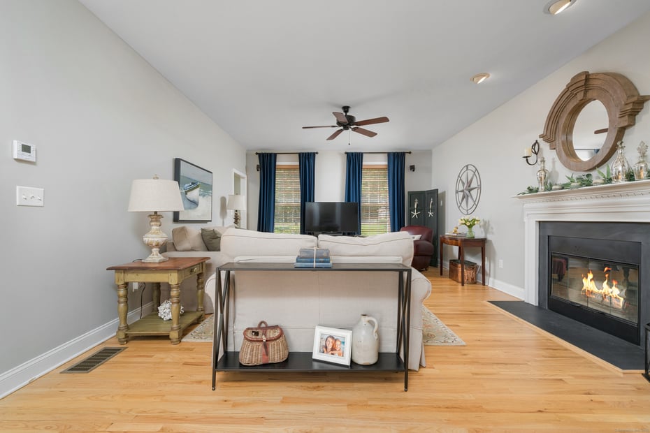 45 Summersweet Drive Photo 18