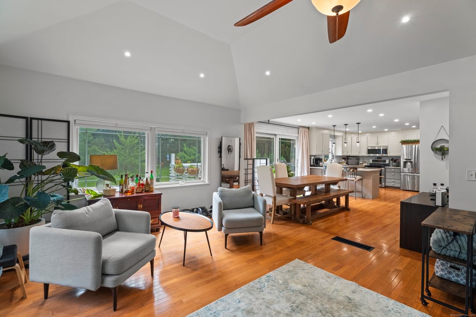 24 Tanglewood Drive Photo 12