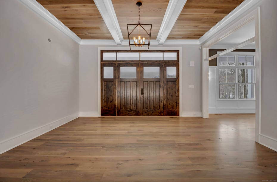 1025 Field Drive Photo 3