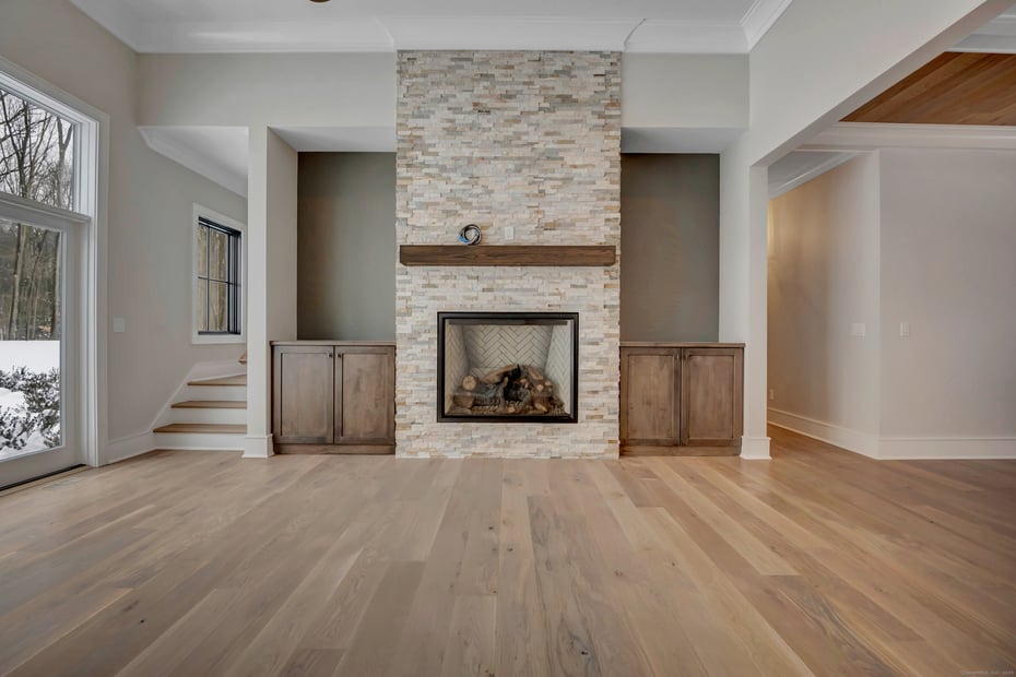 1025 Field Drive Photo 4