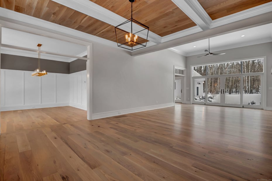 1025 Field Drive Photo 6