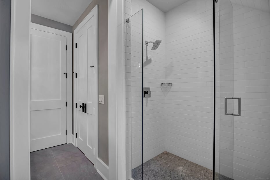 1025 Field Drive Photo 24