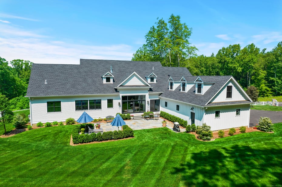 1025 Field Drive Photo 29