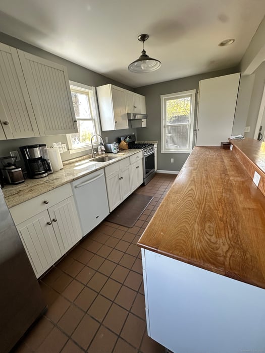 44 Warren Street Photo 6