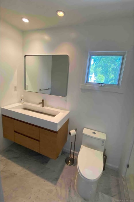44 Warren Street Photo 11