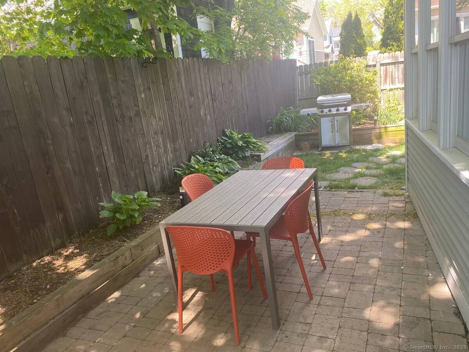 44 Warren Street Photo 14