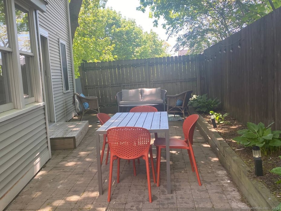 44 Warren Street Photo 15