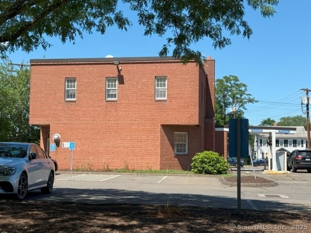 70 Washington Avenue Photo 3