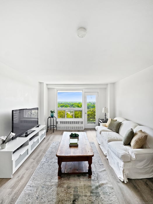 91 Strawberry Hill Avenue  #APT 824 Photo 2