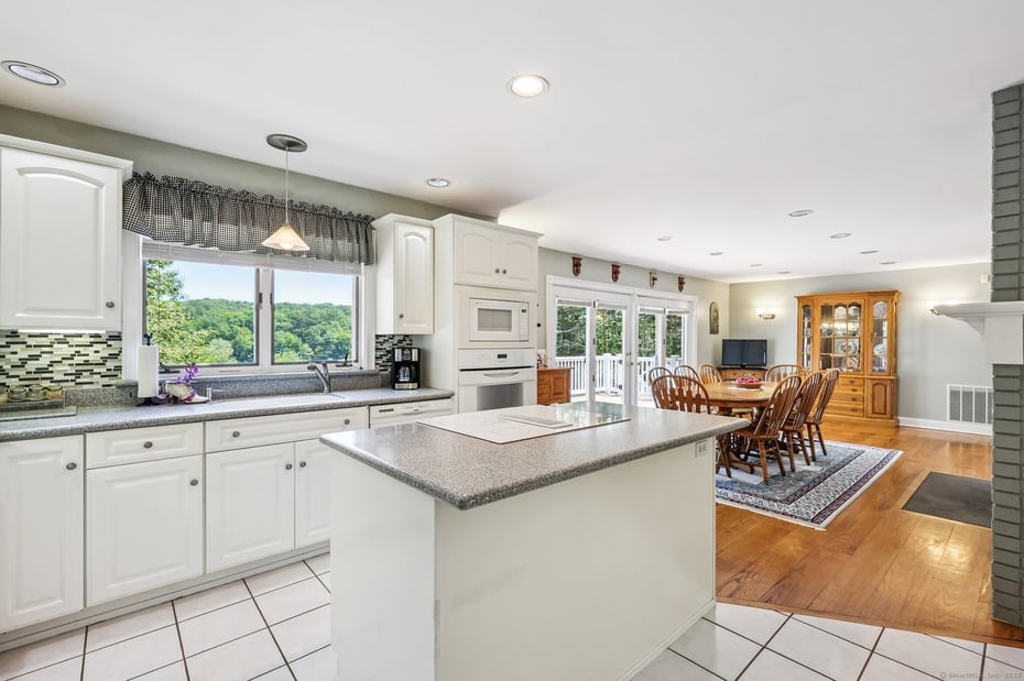 1 Lake Louise Drive Photo 6