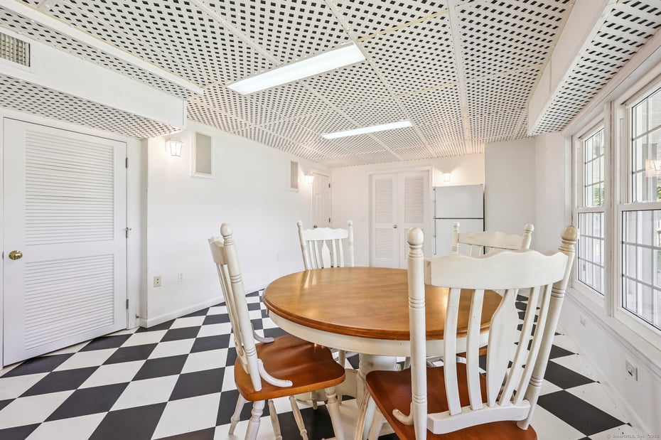 1 Lake Louise Drive Photo 12