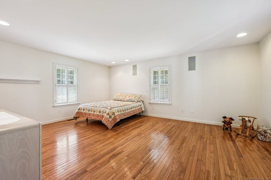 1 Lake Louise Drive Photo 14