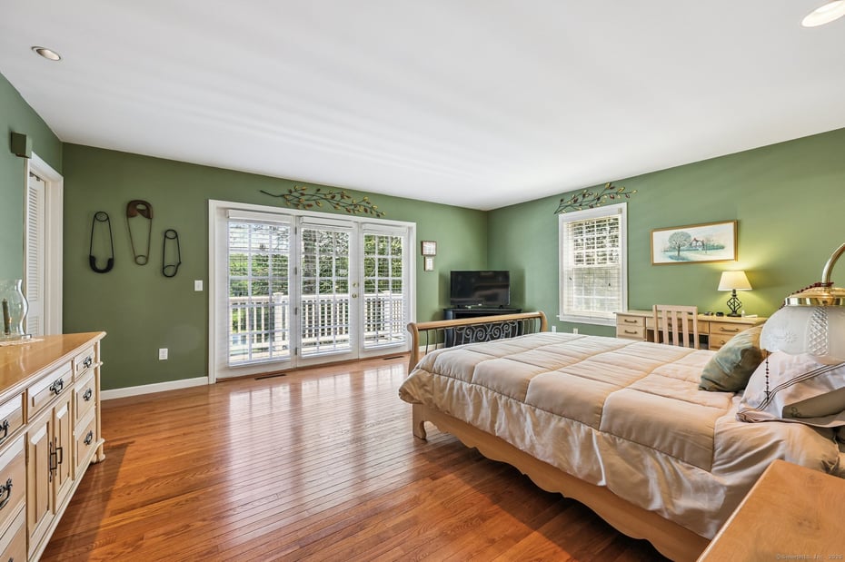 1 Lake Louise Drive Photo 17