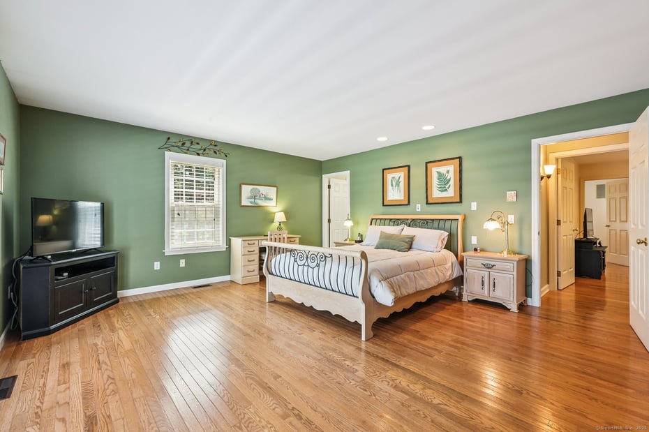 1 Lake Louise Drive Photo 18