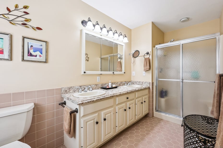 1 Lake Louise Drive Photo 19