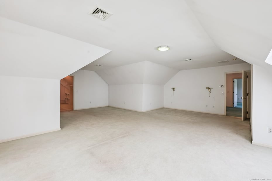 1 Lake Louise Drive Photo 24