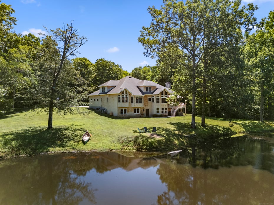 70 Morgan Road Photo 2