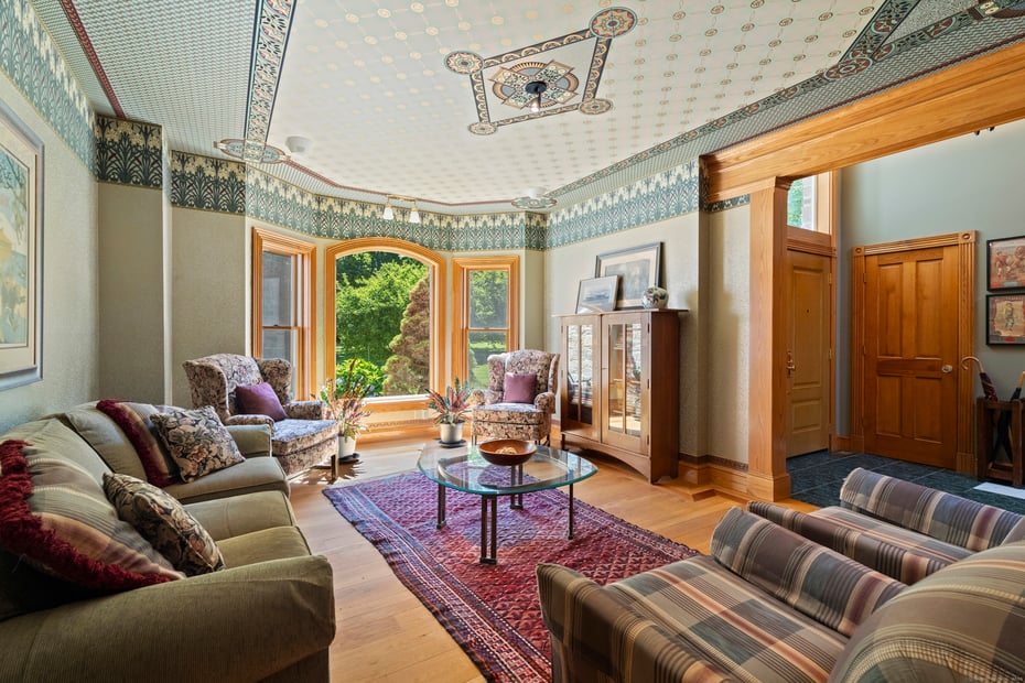 70 Morgan Road Photo 5