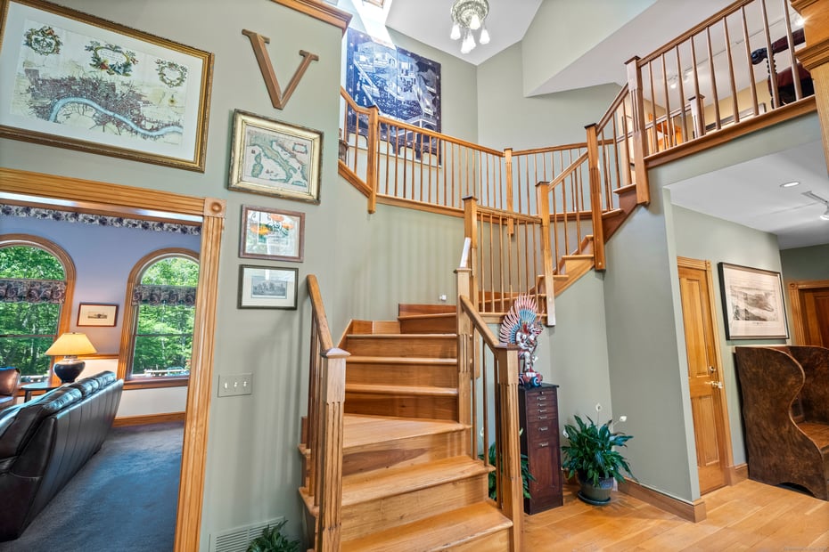 70 Morgan Road Photo 8
