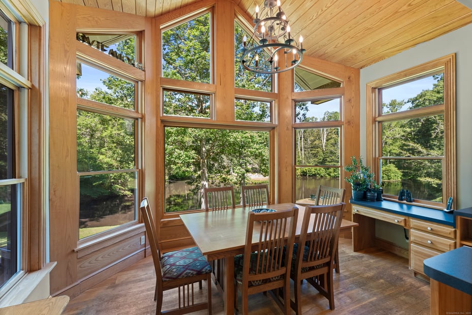 70 Morgan Road Photo 11