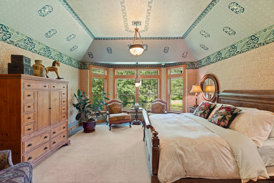70 Morgan Road Photo 15