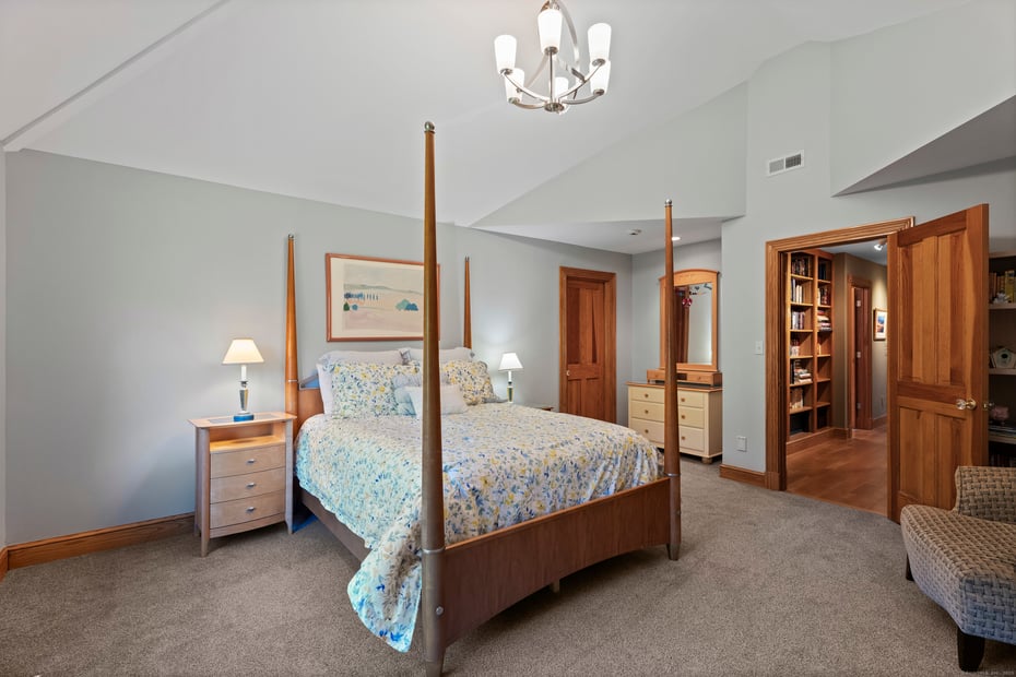 70 Morgan Road Photo 20