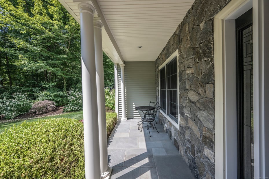 16 Devonshire Lane Photo 4