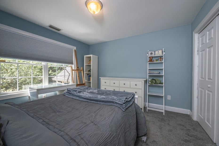 16 Devonshire Lane Photo 28