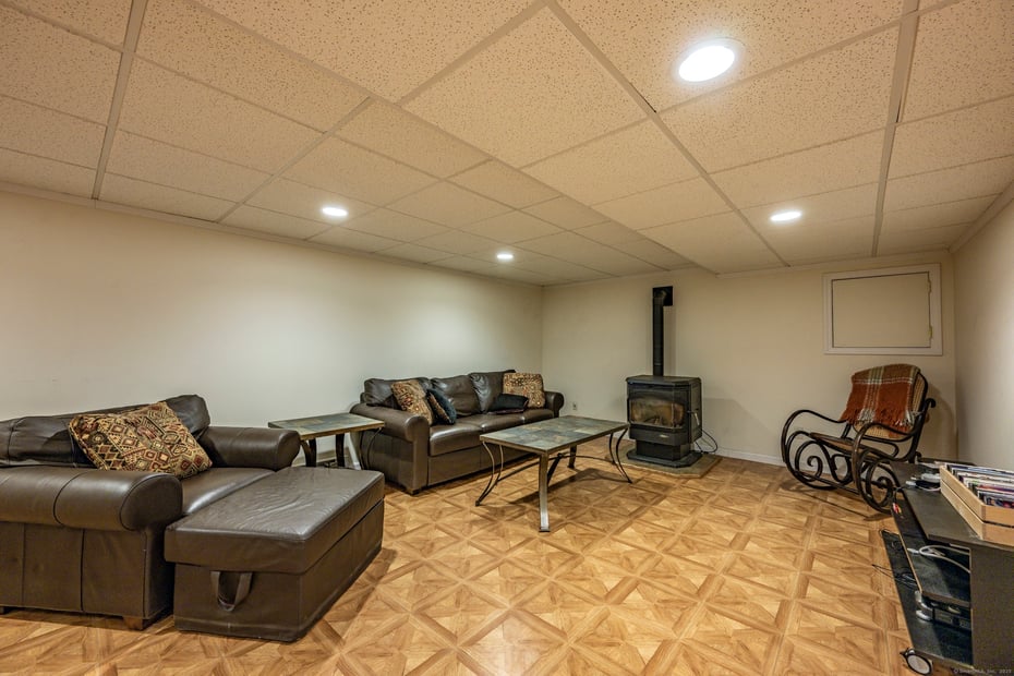 16 Devonshire Lane Photo 38