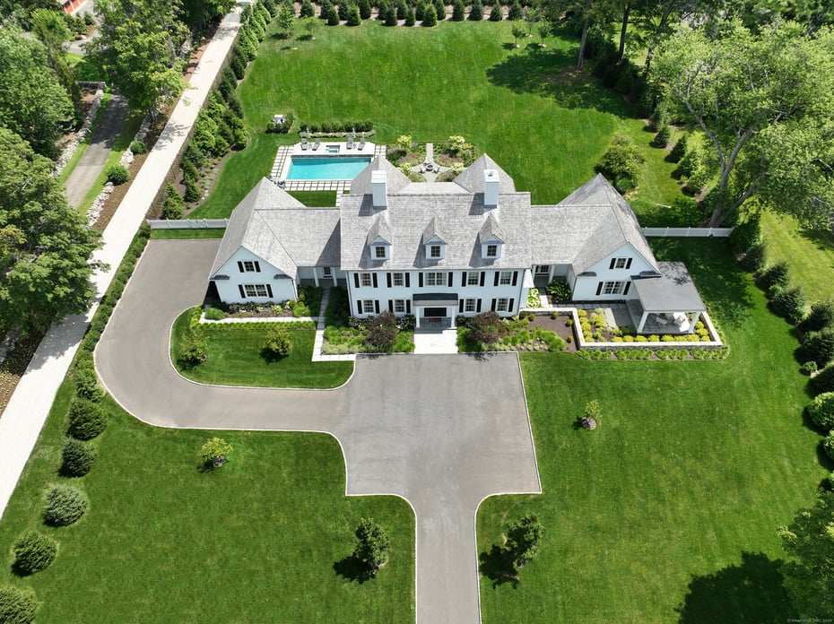 688 Hulls Farm Road Photo 1