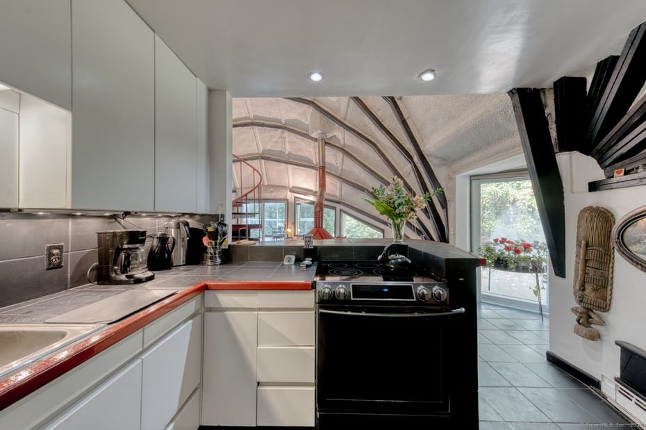 11 Day Road Photo 14