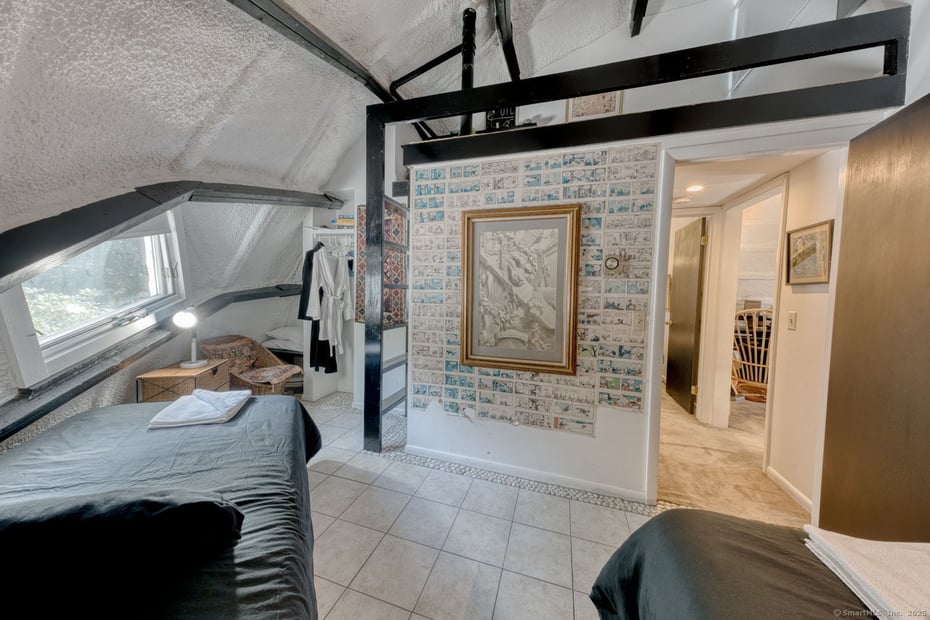 11 Day Road Photo 21