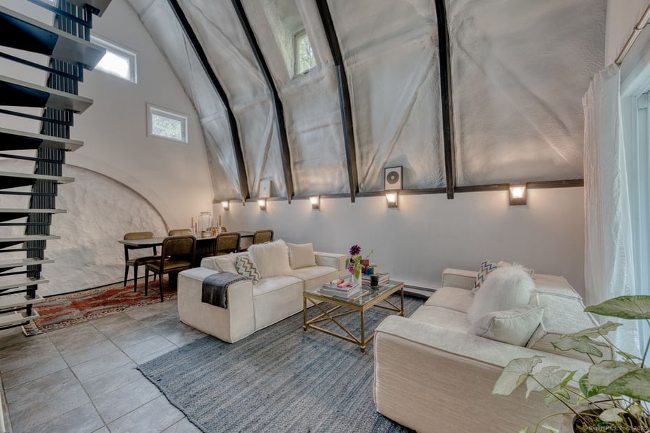 11 Day Road Photo 30