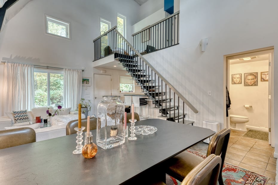 11 Day Road Photo 31