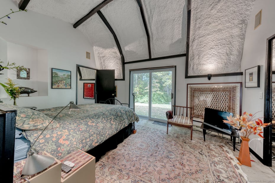 11 Day Road Photo 13