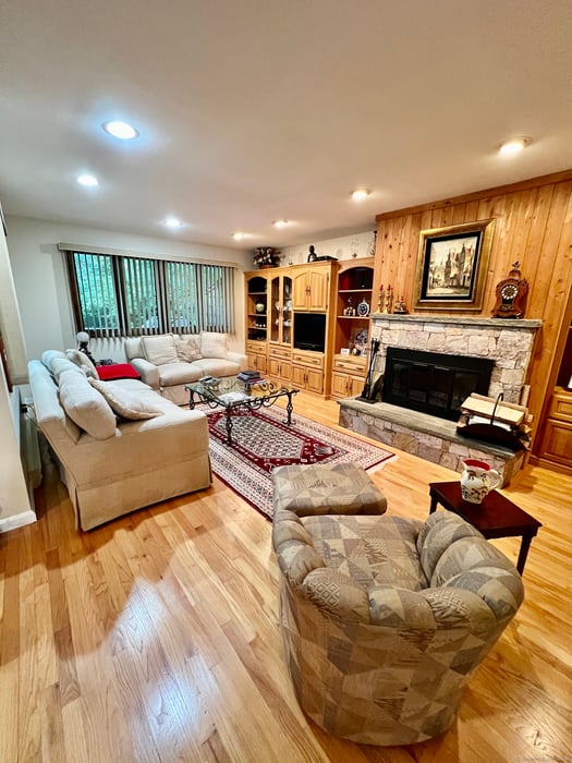 389 Trailsend Drive Photo 2