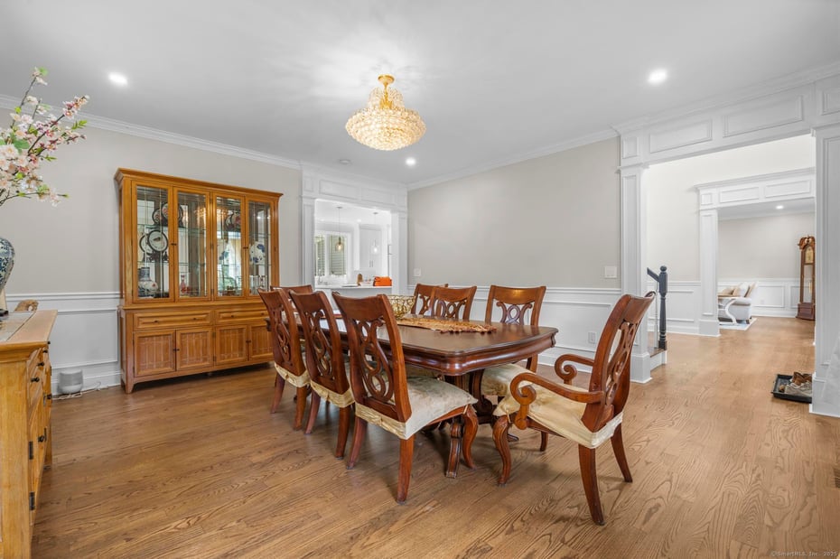 424 Racebrook Road Photo 6